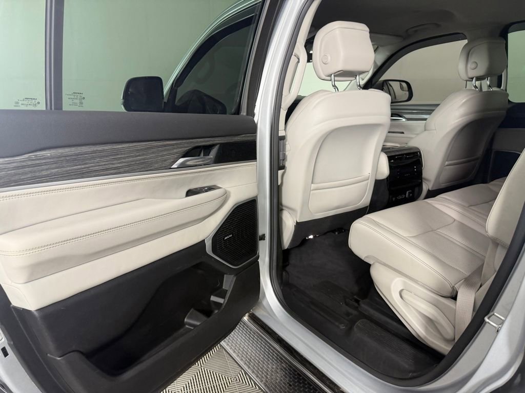 Used 2022 Jeep Wagoneer Series III image 12