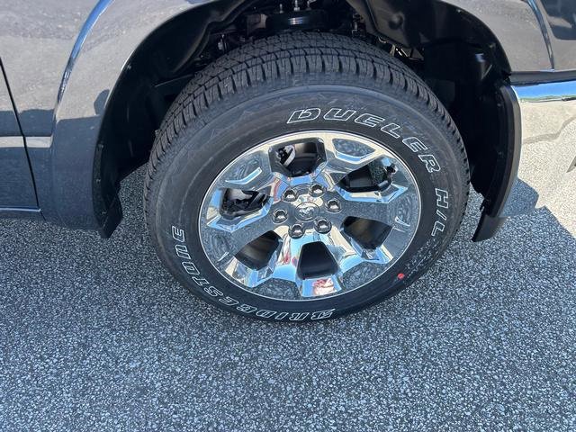 New 2026 RAM 1500 4x4 Crew Cab image 33