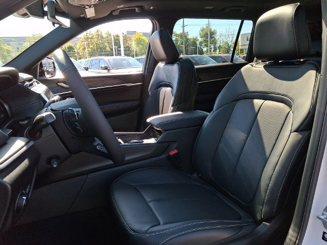 New 2027 Jeep Grand Cherokee L Limited AWD/4WD image 9