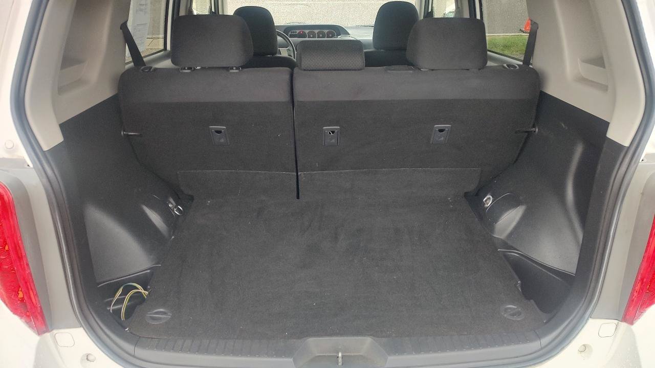 Used 2010 Scion xB FWD image 25