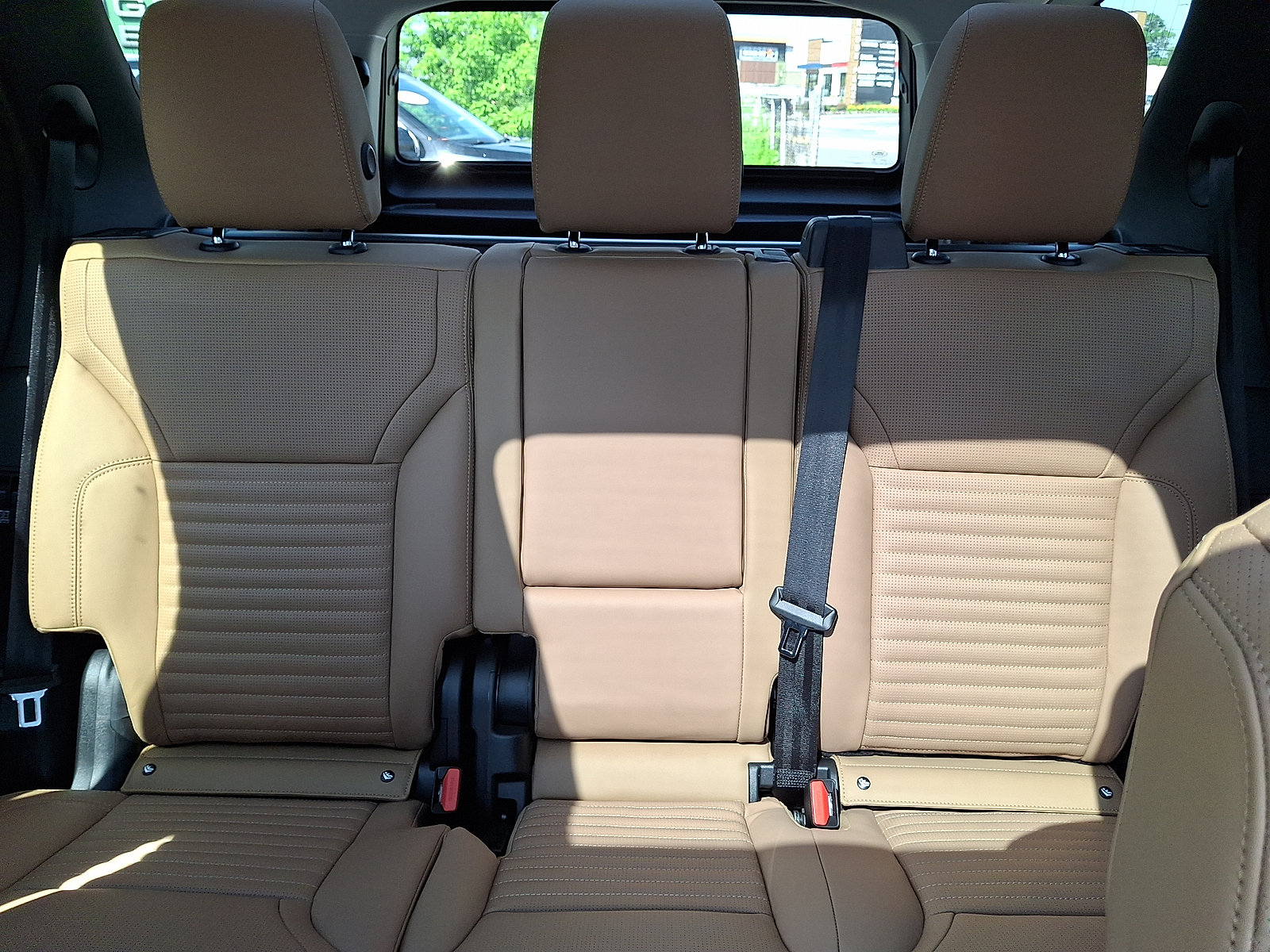 New 2026 Land Rover Discovery Limited Edition AWD/4WD image 16
