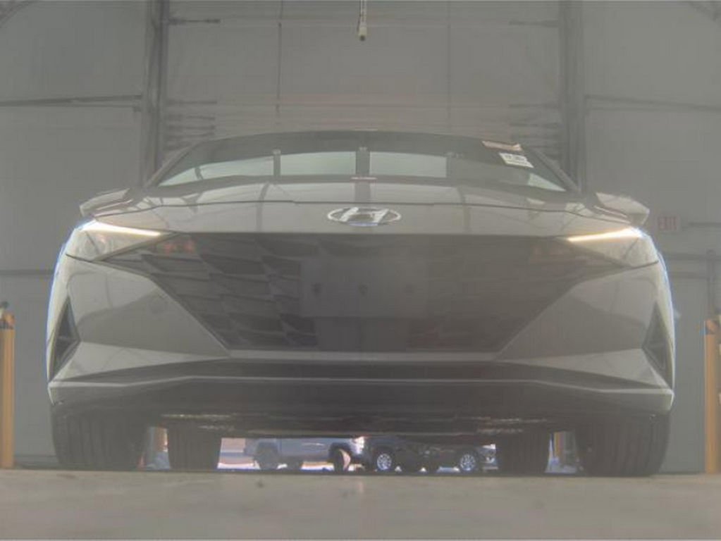 Used 2023 Hyundai Elantra SEL w/ Convenience Package image 3