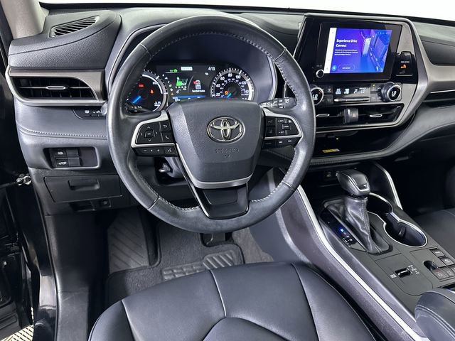Used 2023 Toyota Highlander XLE AWD/4WD image 21