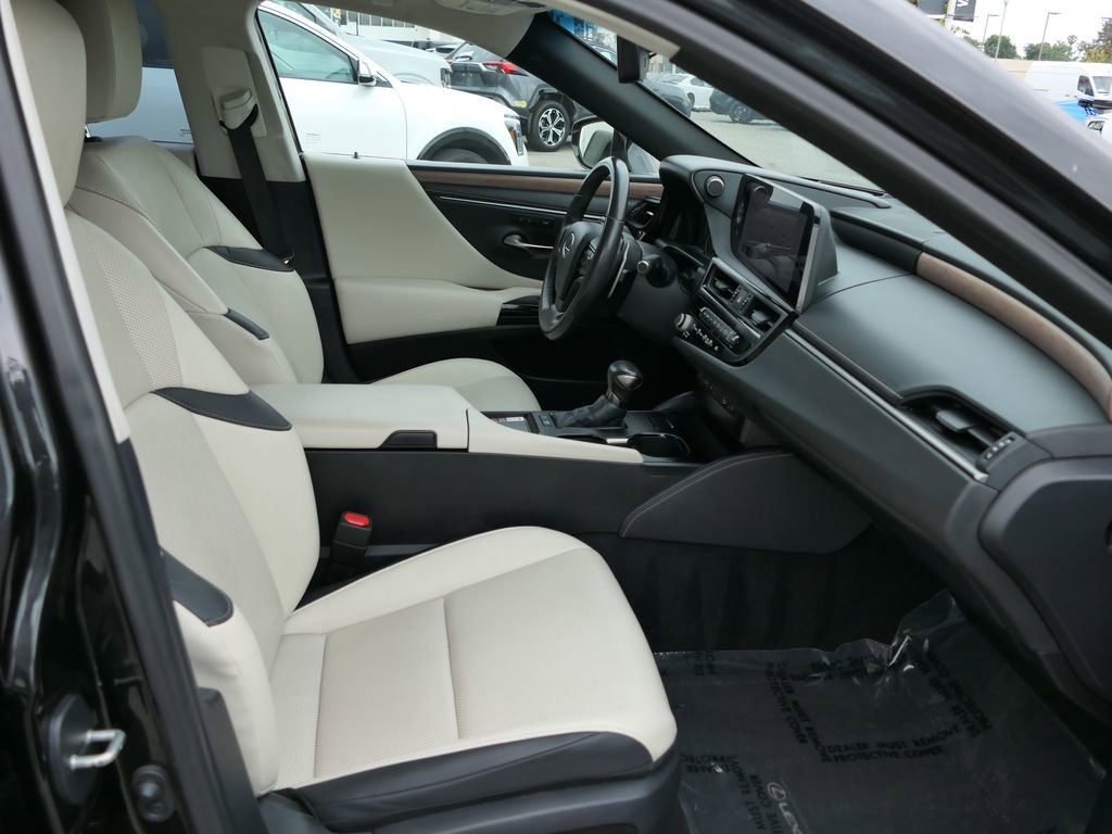 Used 2024 Lexus ES 300h w/ Premium Package FWD image 27