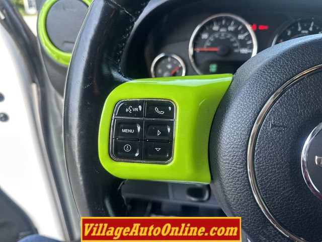 Used 2016 Jeep Wrangler Unlimited Sahara w/ Connectivity Group AWD/4WD image 25