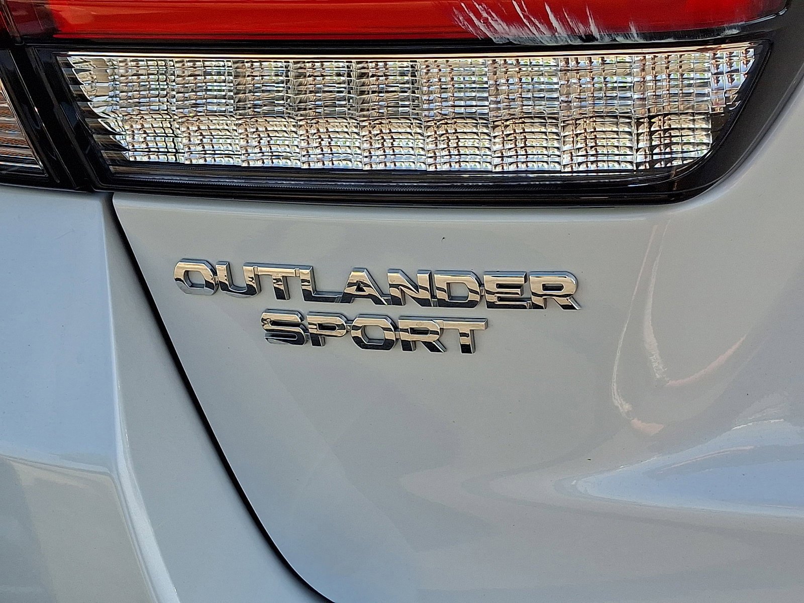 Used 2025 Mitsubishi Outlander Sport LE AWD/4WD image 30