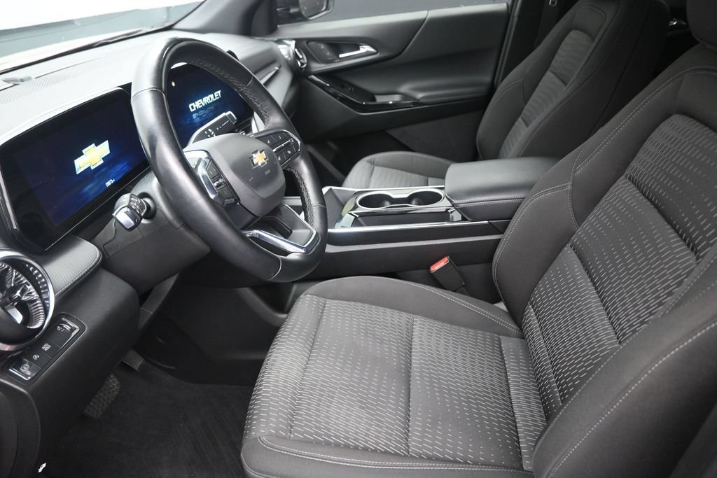 Used 2025 Chevrolet Equinox LT FWD image 12