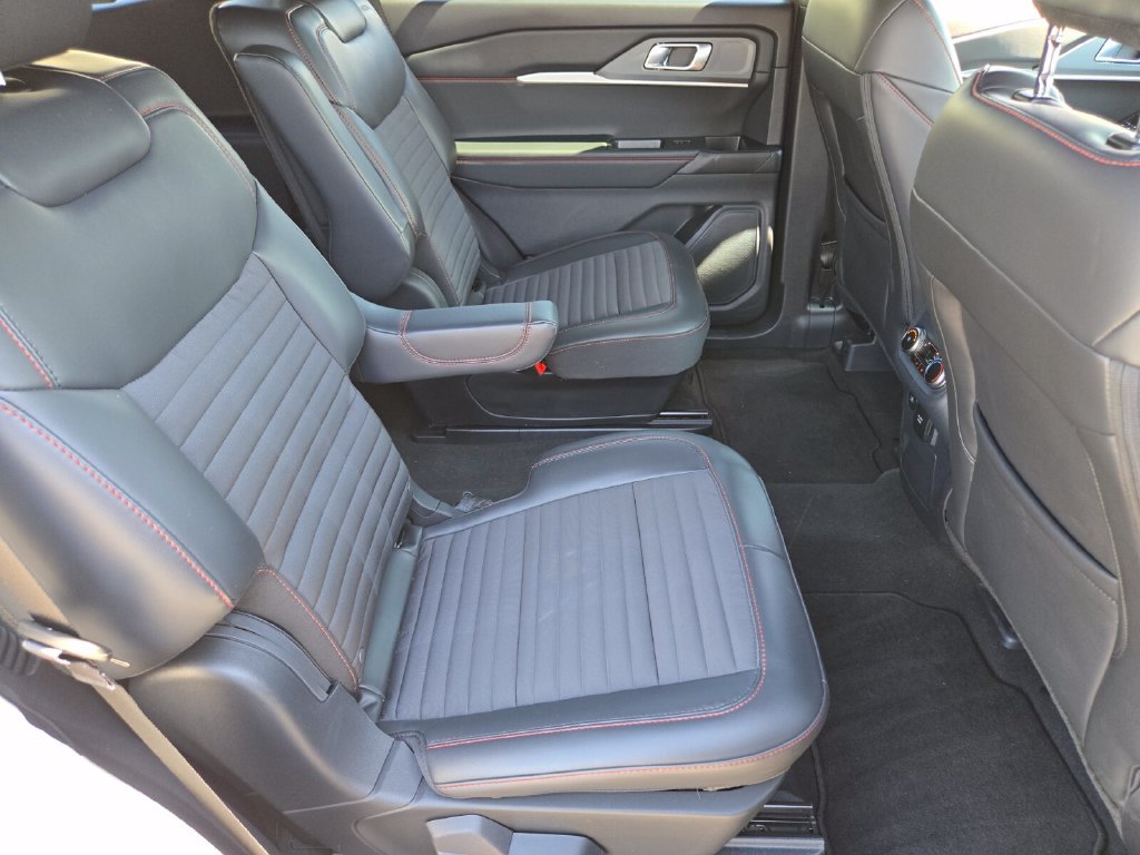 New 2026 Ford Explorer ST-Line w/ ST-Line Street Pack RWD image 15
