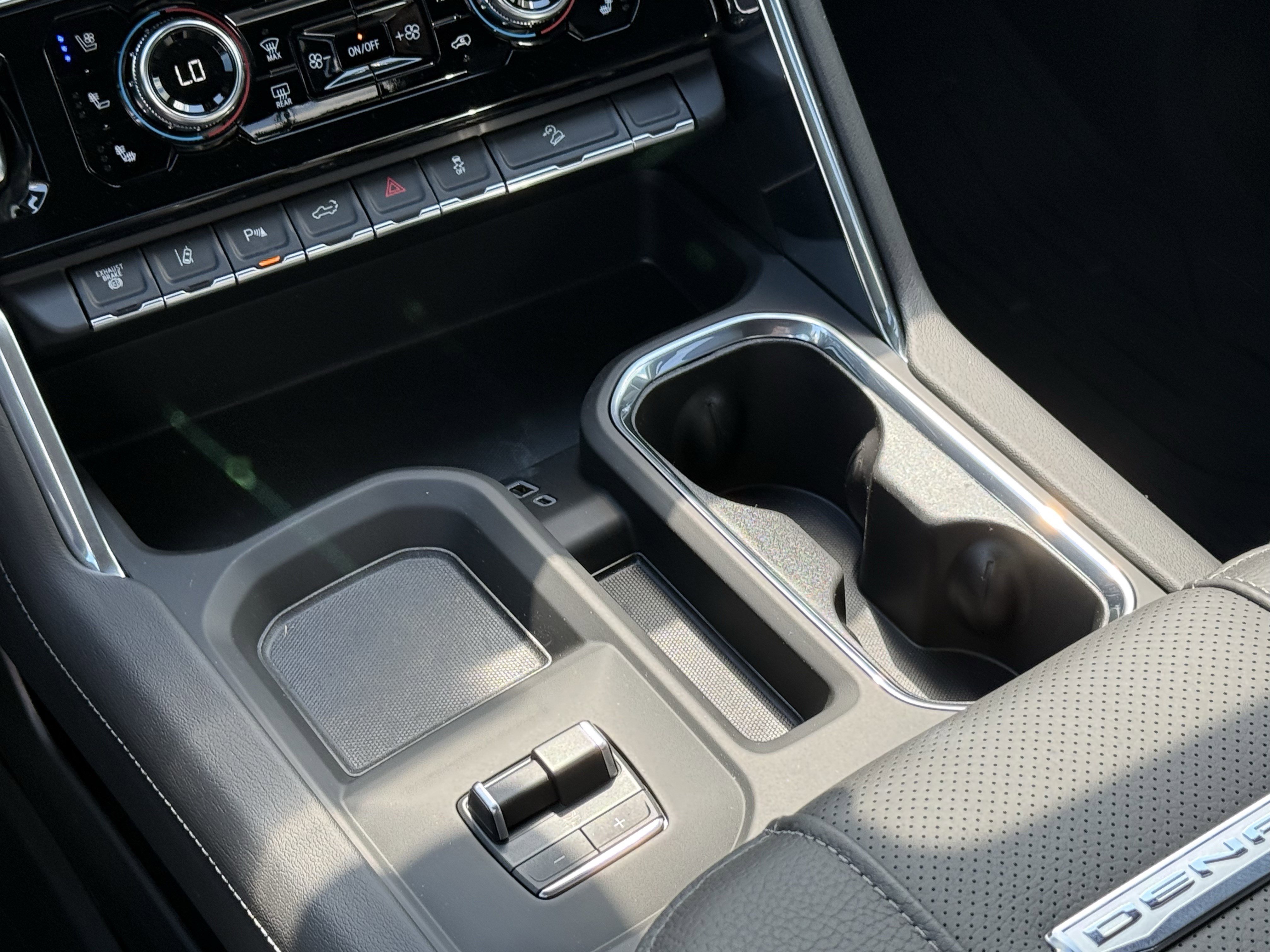 New 2026 GMC Sierra 2500 Denali w/ Denali Reserve Package image 15