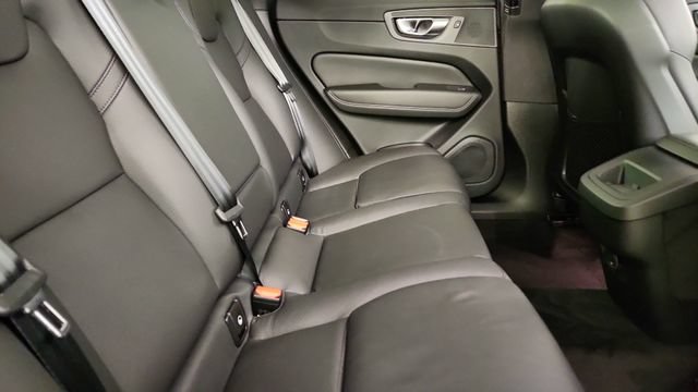 Certified 2024 Volvo XC60 B5 Plus w/ Protection Package Premier AWD/4WD image 31
