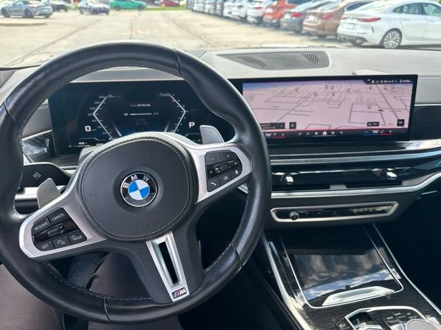 Used 2025 BMW X7 M60i AWD/4WD image 15