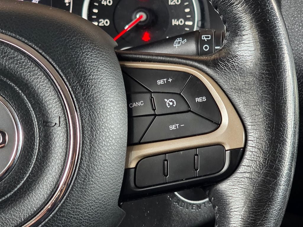 Used 2015 Jeep Renegade Latitude w/ Cold Weather Group II AWD/4WD image 16