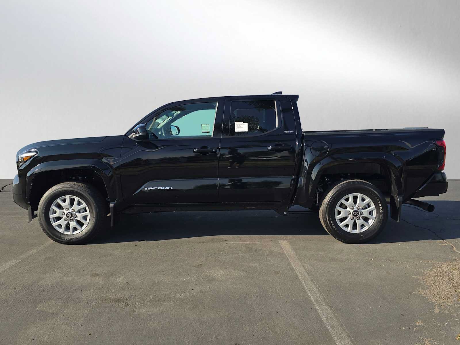 Used 2026 Toyota Tacoma SR5 AWD/4WD image 6