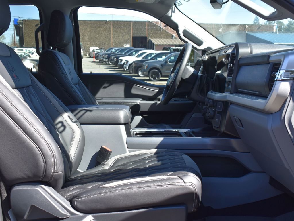 New 2025 Ford F250 XLT w/ Black Appearance Package AWD/4WD image 8