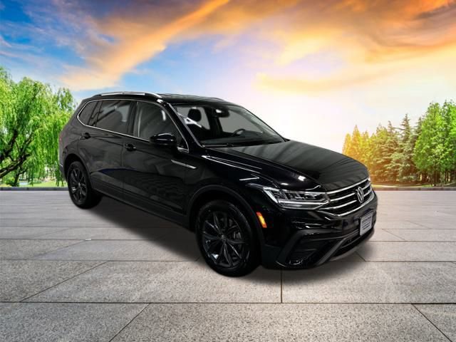 Certified 2022 Volkswagen Tiguan SE image 2