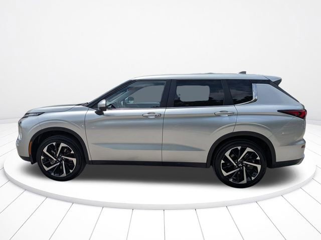 Used 2022 Mitsubishi Outlander SE image 7