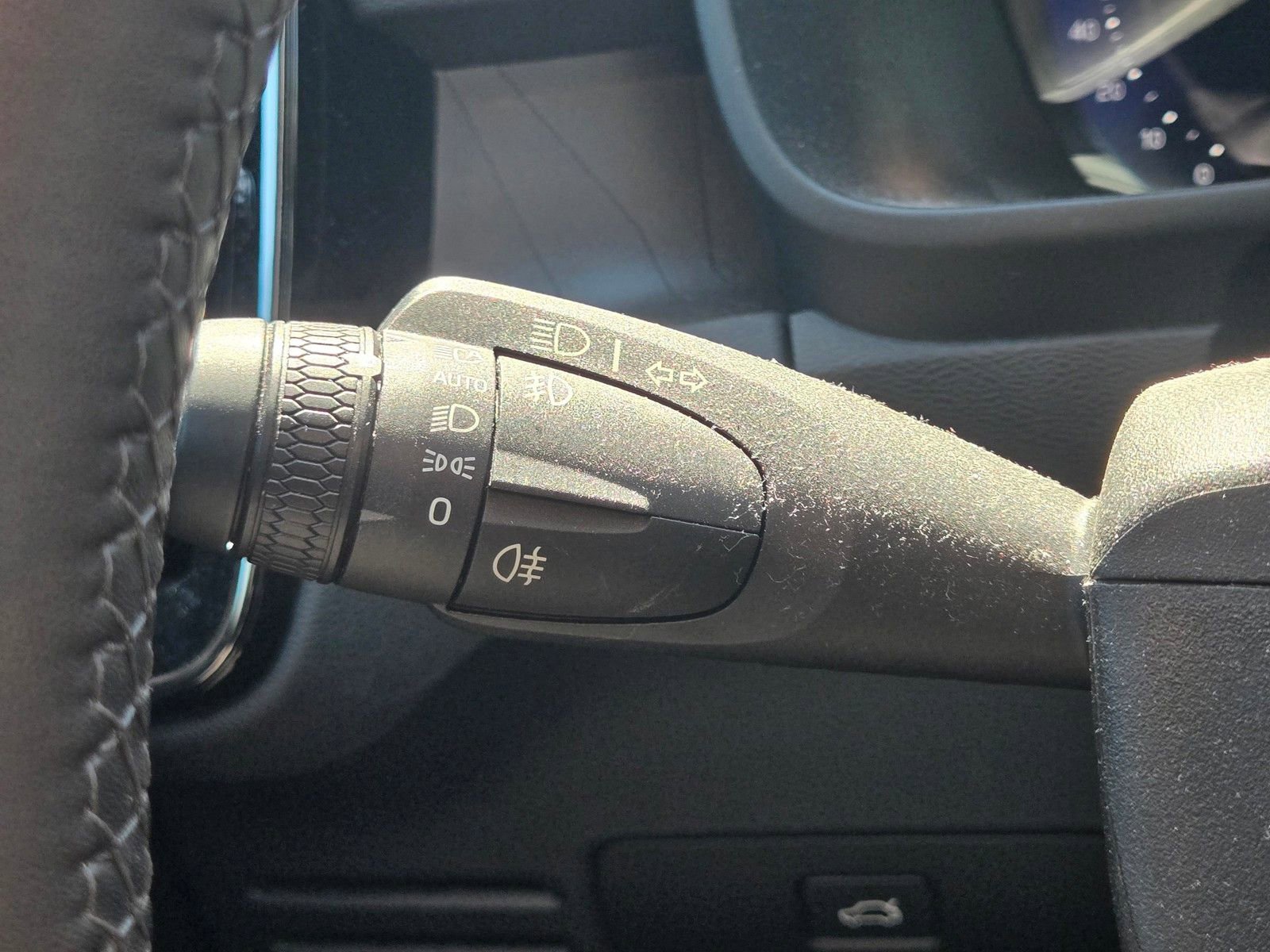 Used 2023 Volvo C40 P8 Recharge Plus AWD/4WD image 21