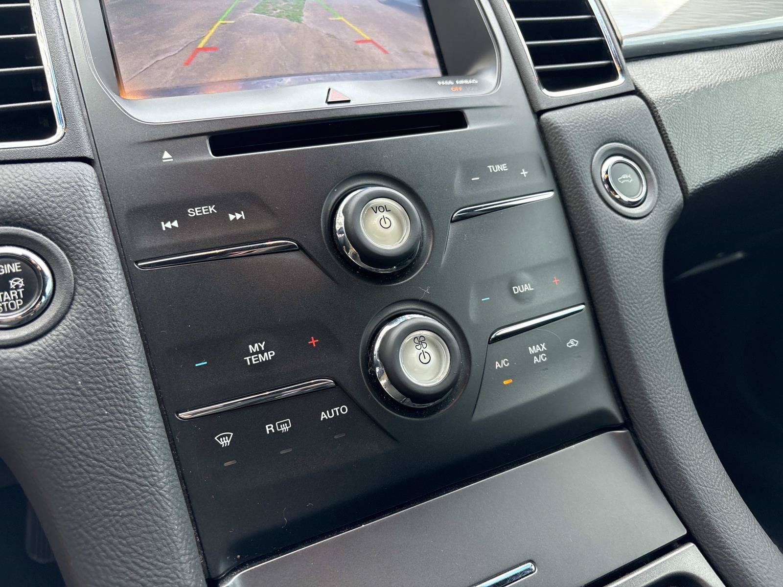 Used 2019 Ford Taurus SEL w/ Equipment Group 201A FWD image 23
