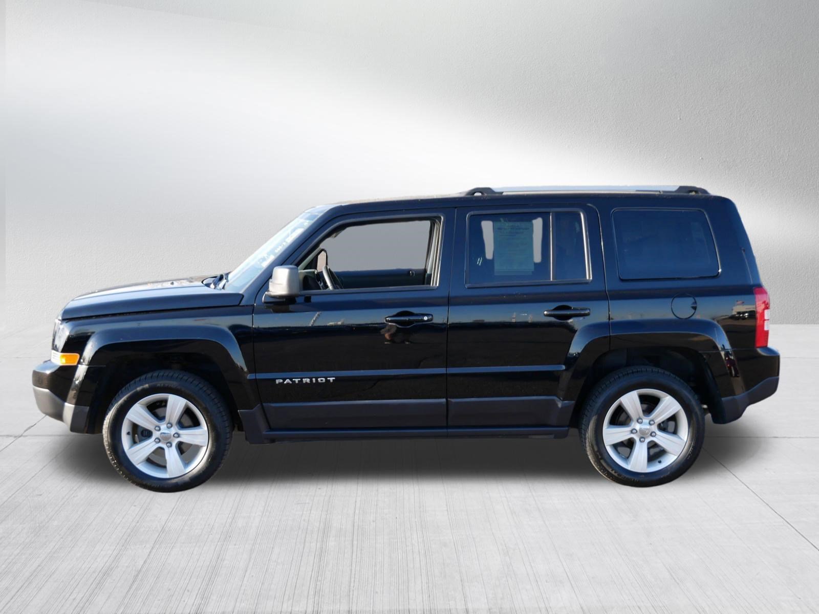 Used 2014 Jeep Patriot Limited w/ Sun/Sound Group AWD/4WD image 4