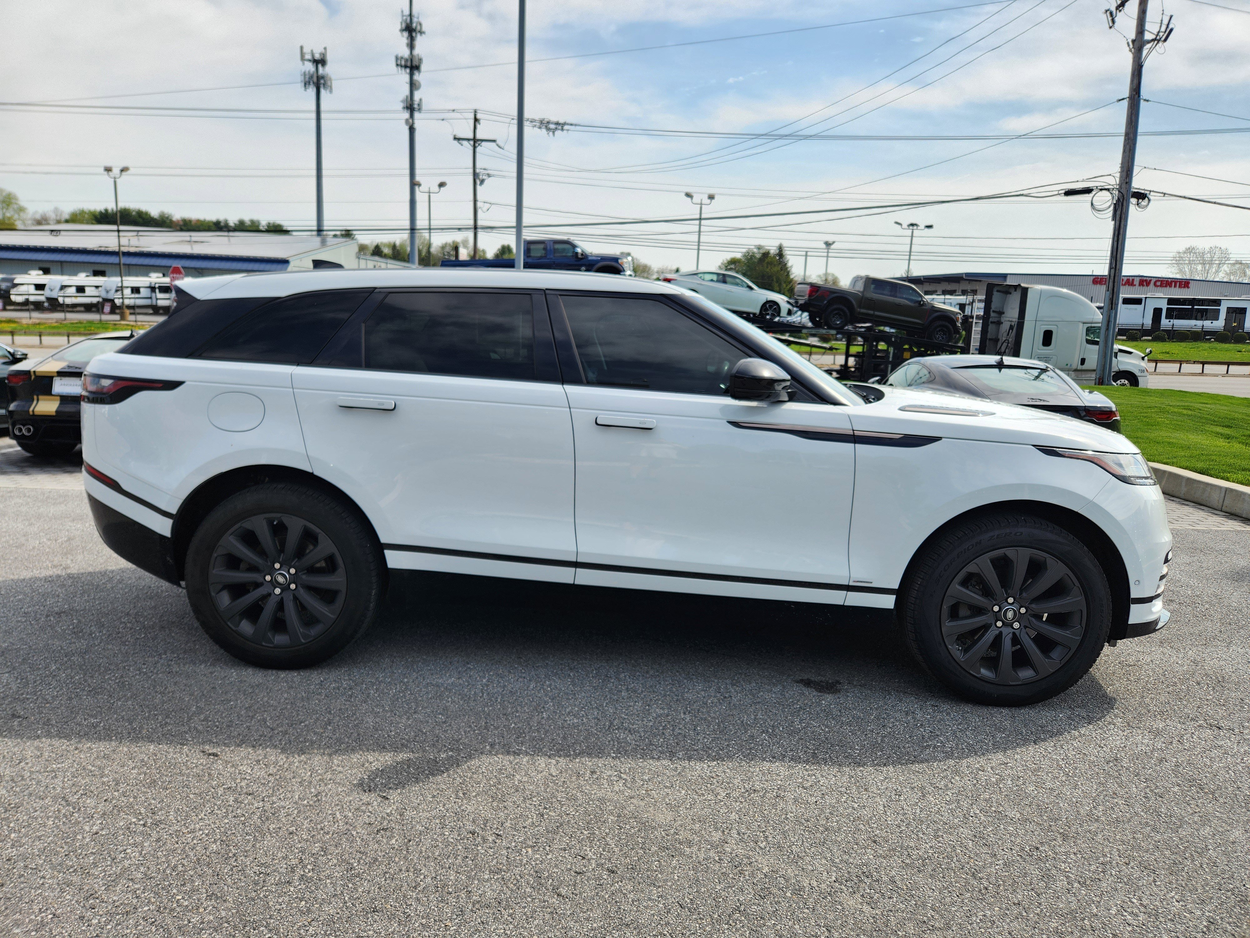 Used 2018 Land Rover Range Rover Velar R-Dynamic SE AWD/4WD image 6