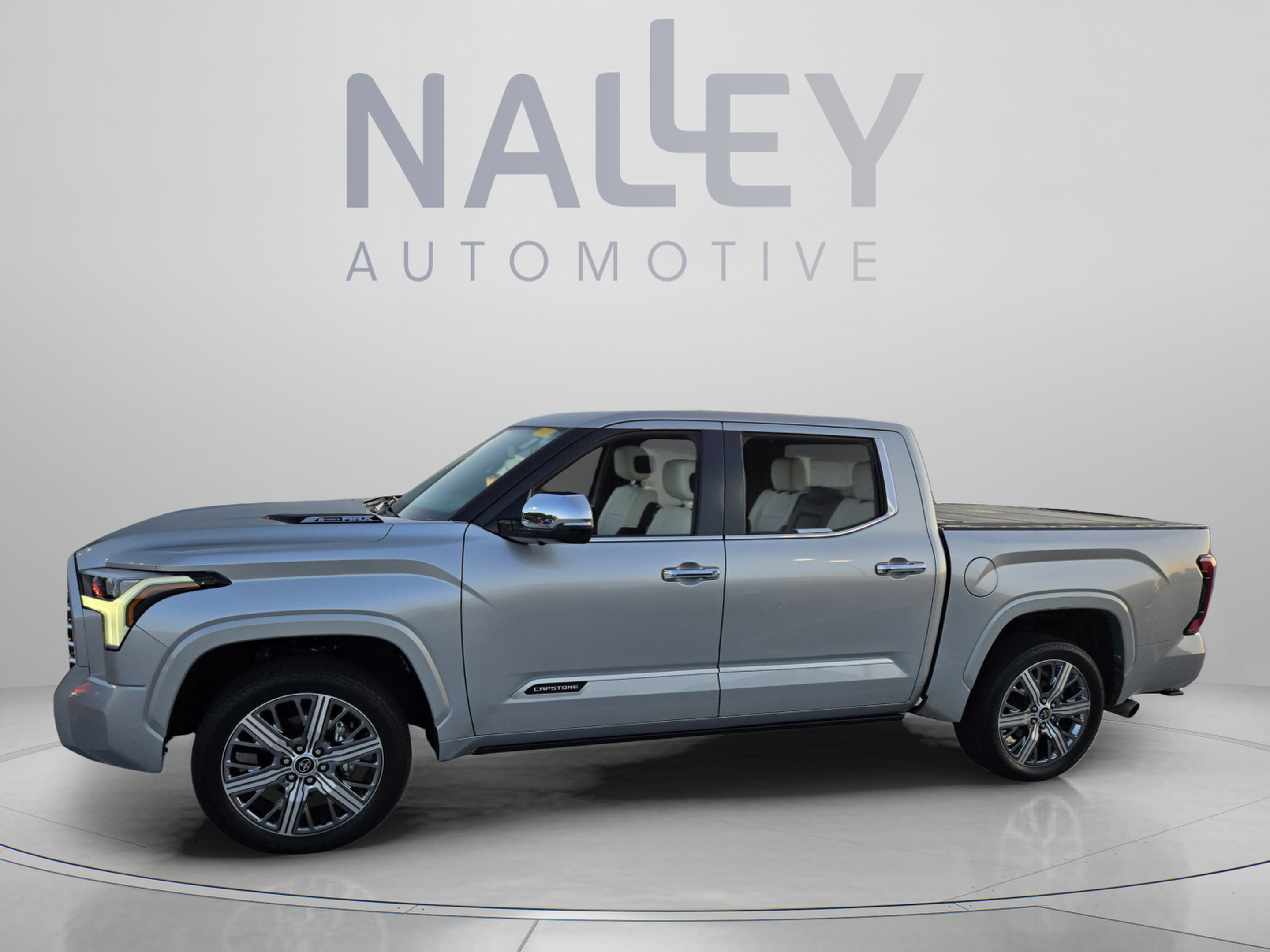 Used 2024 Toyota Tundra Capstone AWD/4WD image 2