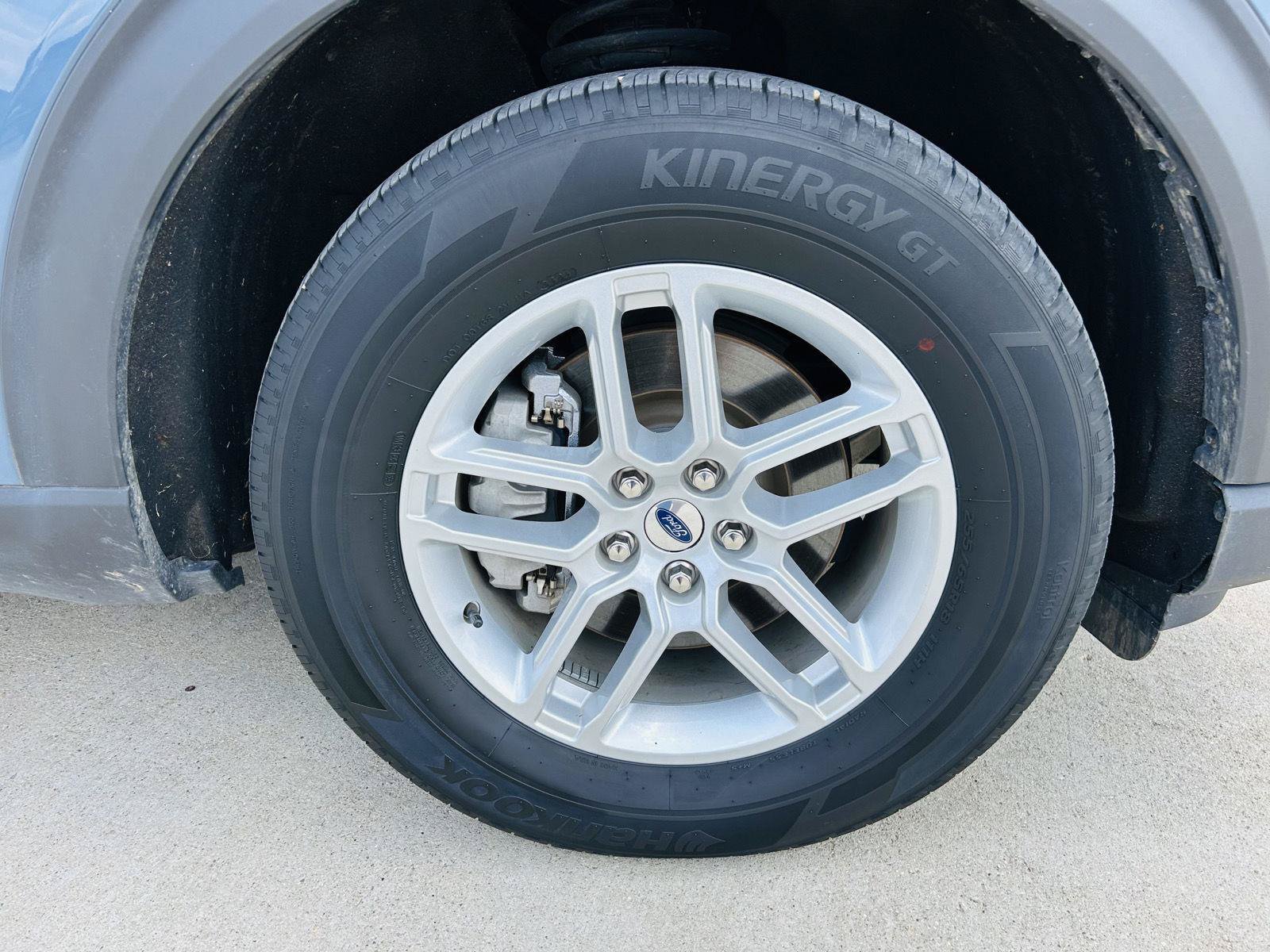 Used 2025 Ford Explorer Active AWD/4WD image 45