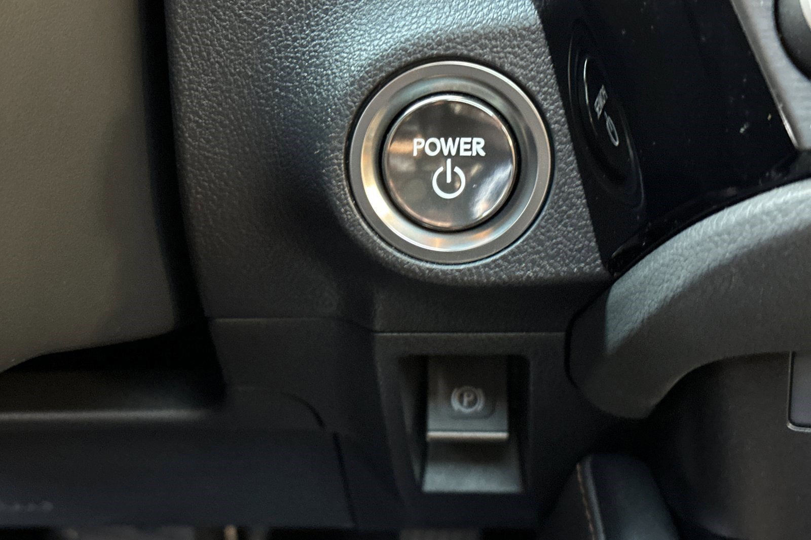 Used 2025 Lexus ES 300h w/ Premium Package image 33