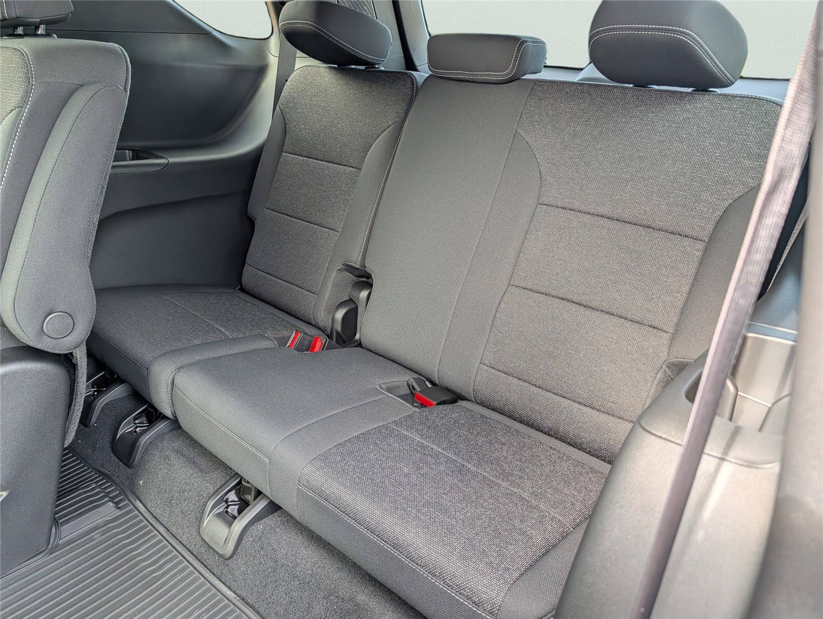 New 2026 Chevrolet Traverse LT w/ LPO, Floor Liner Package FWD image 12