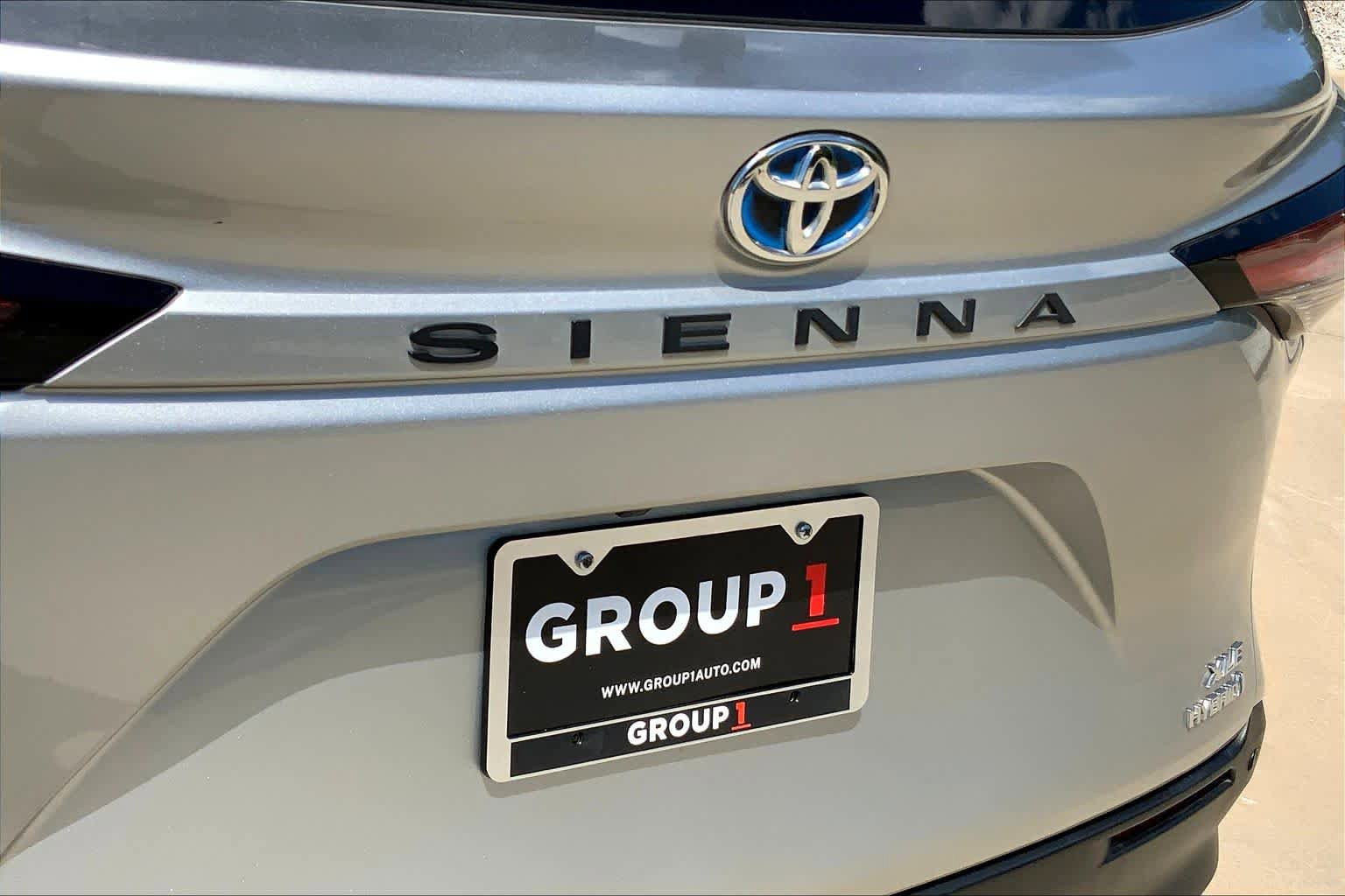 Used 2021 Toyota Sienna XLE image 30