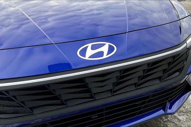 New 2025 Hyundai Elantra SEL image 29