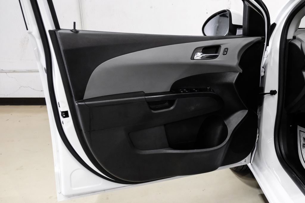 Used 2019 Chevrolet Sonic LT w/ Convenience Package image 41