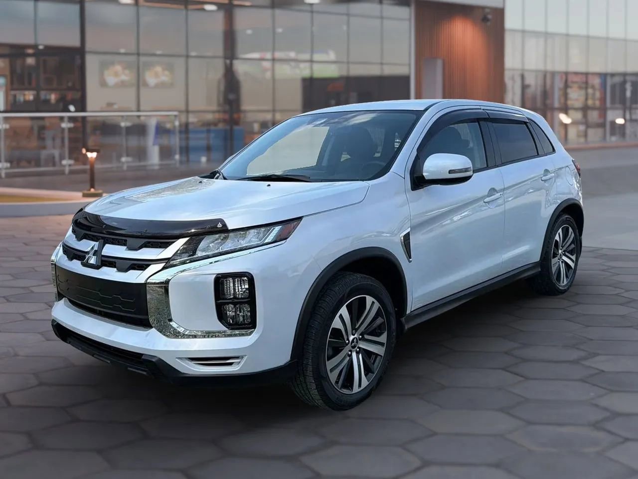 Used 2022 Mitsubishi Outlander Sport SE image 1
