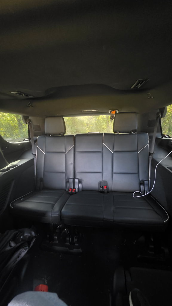 Used 2021 Cadillac Escalade Premium Luxury AWD/4WD image 13