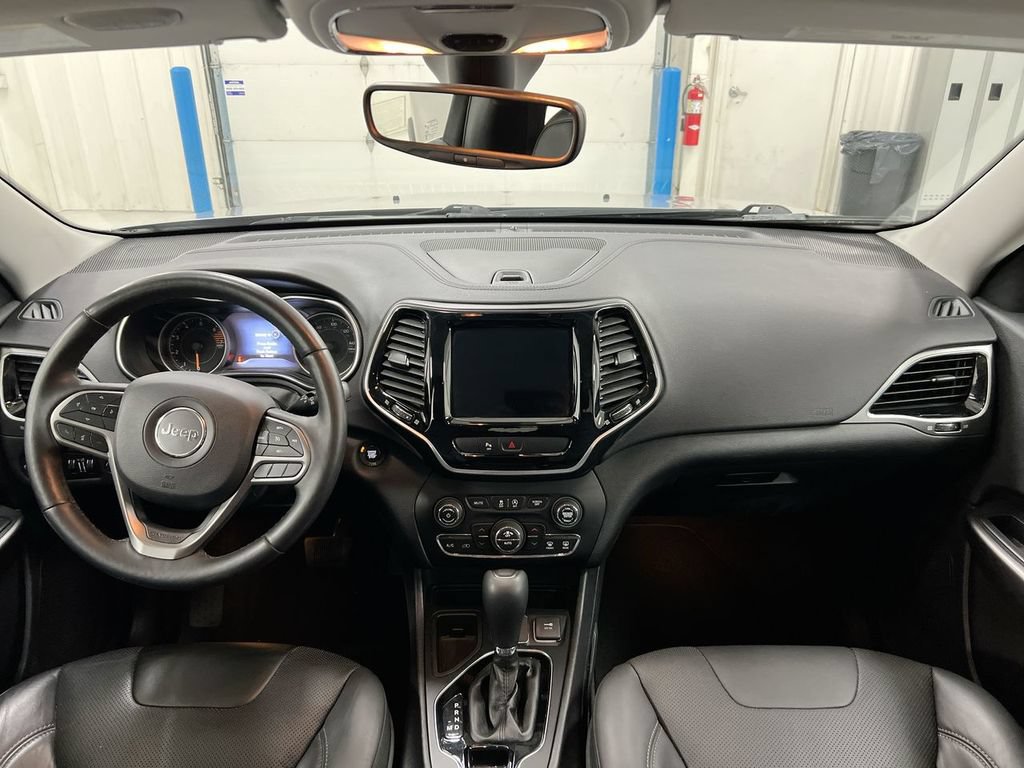 Used 2019 Jeep Cherokee Limited FWD image 10