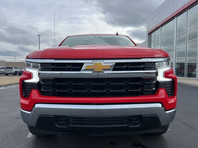 Used 2024 Chevrolet Silverado 1500 LT image 2