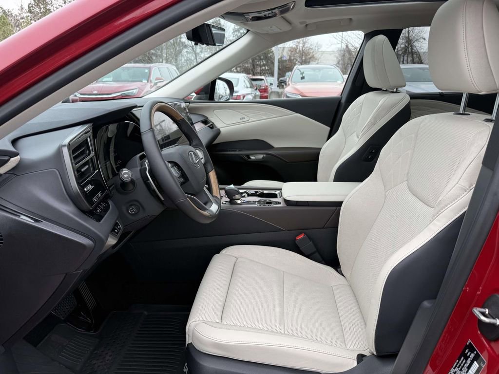 Used 2025 Lexus RX 450h Luxury image 14