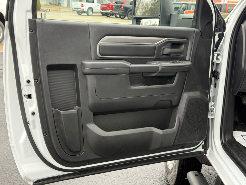 New 2026 RAM 5500 Tradesman w/ Chrome Appearance Group image 17