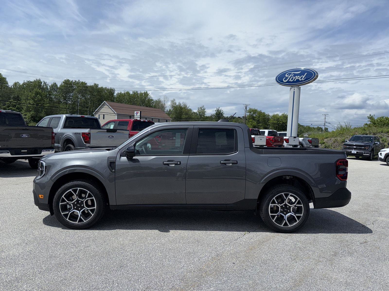 New 2025 Ford Maverick Lariat w/ 4K Tow Package image 5