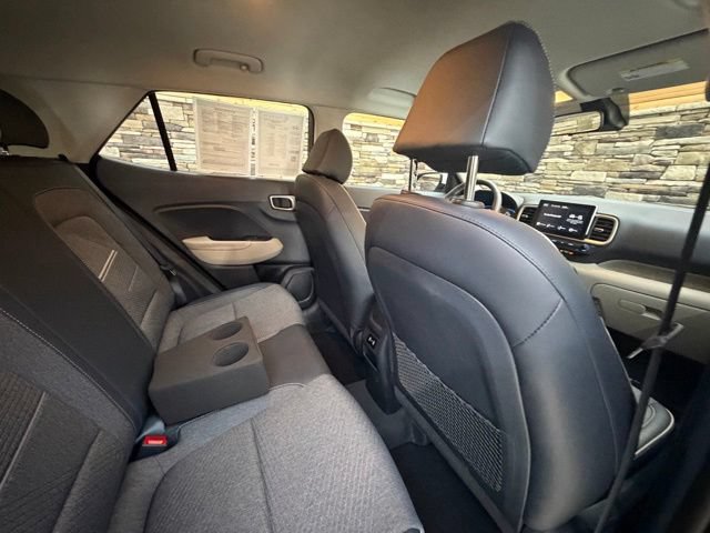 Used 2026 Hyundai Venue SEL FWD image 32