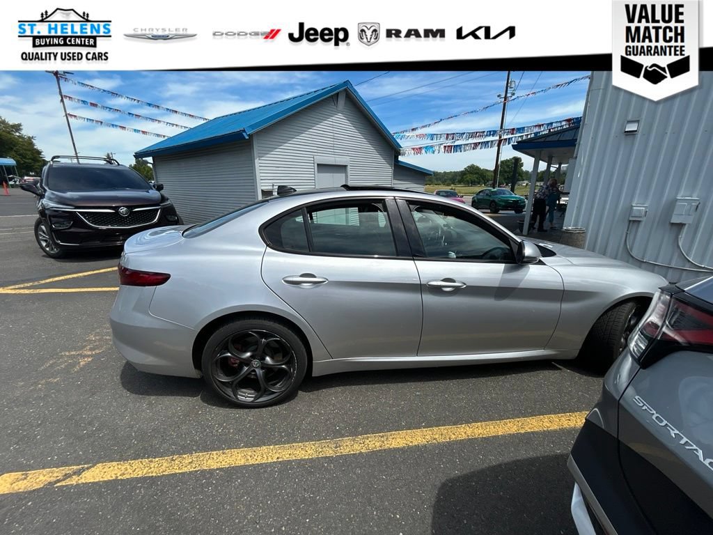 Used 2019 Alfa Romeo Giulia Ti Sport w/ Quick Order Package 22S Sport AWD/4WD image 11