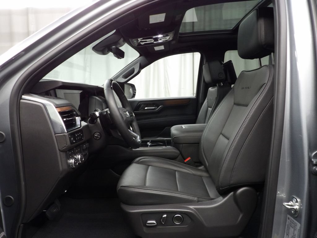 Used 2026 GMC Yukon Denali w/ Denali Reserve Package AWD/4WD image 15
