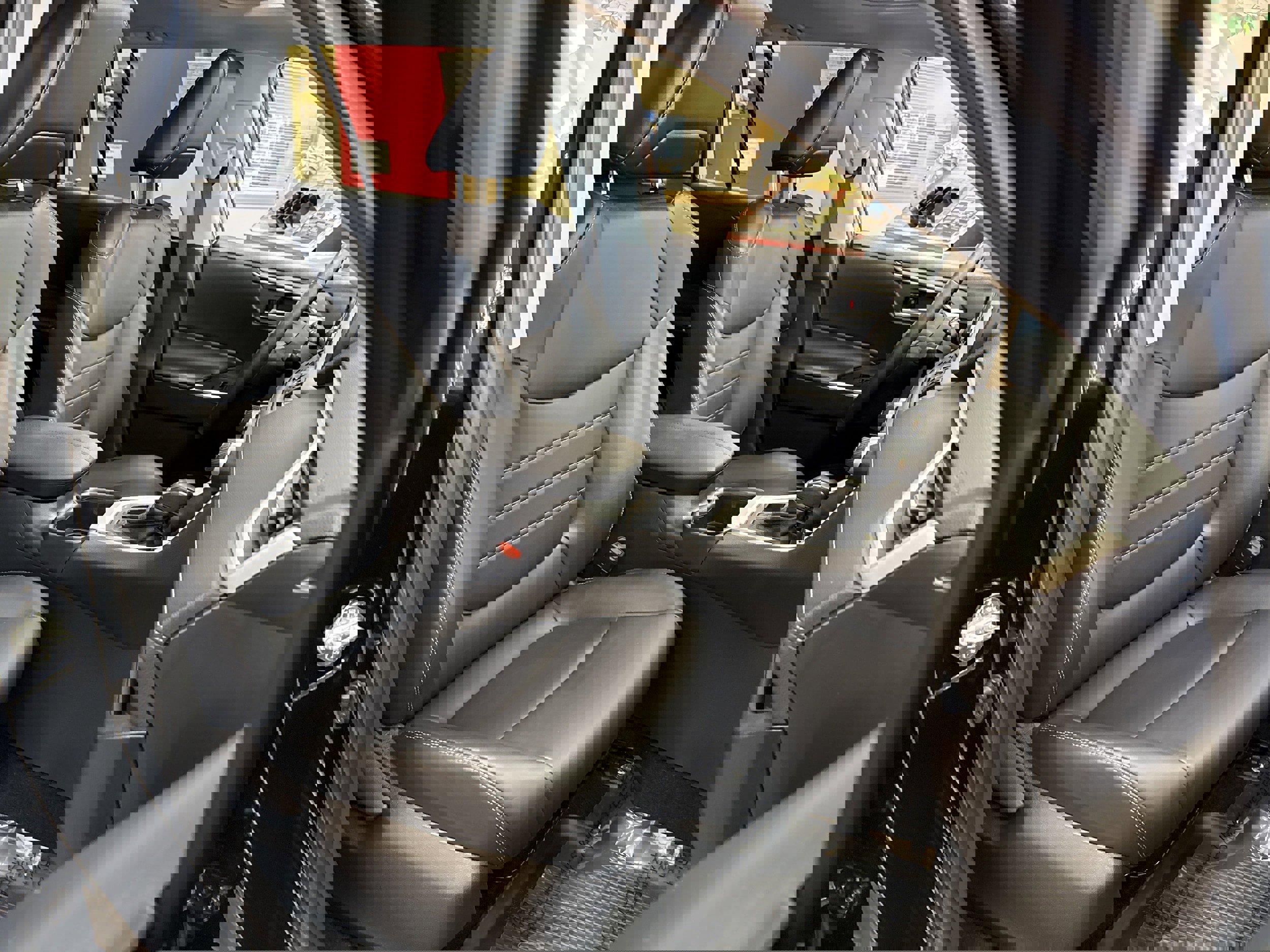 Used 2023 Toyota RAV4 XLE Premium image 18