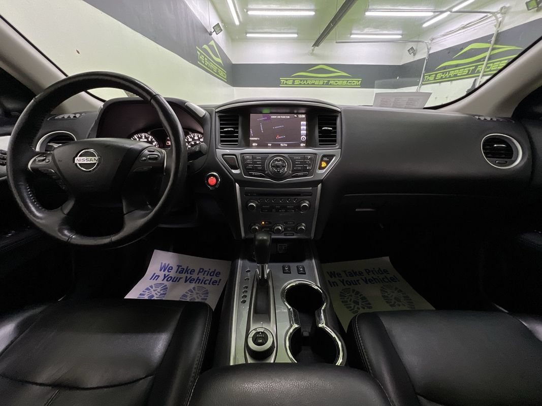 Used 2019 Nissan Pathfinder SL AWD/4WD image 18