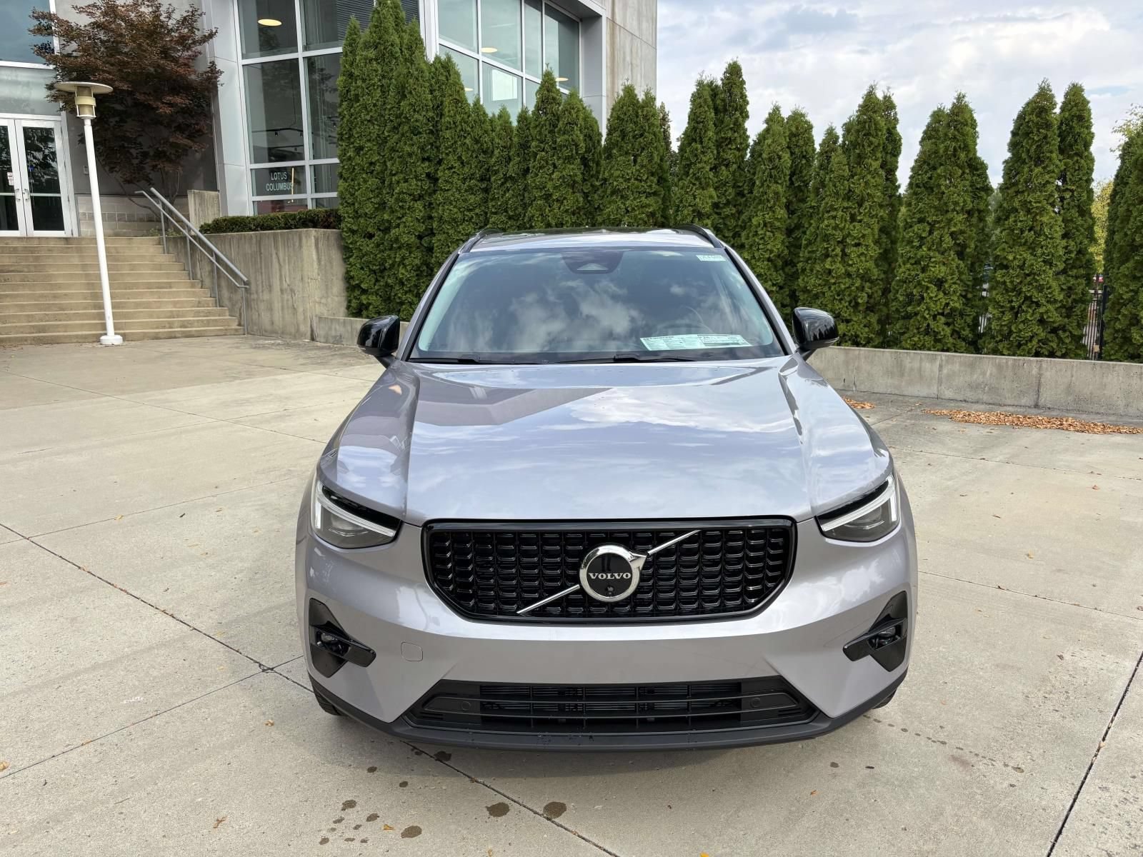 New 2026 Volvo XC40 B5 Plus w/ Protection Package Premier AWD/4WD image 2