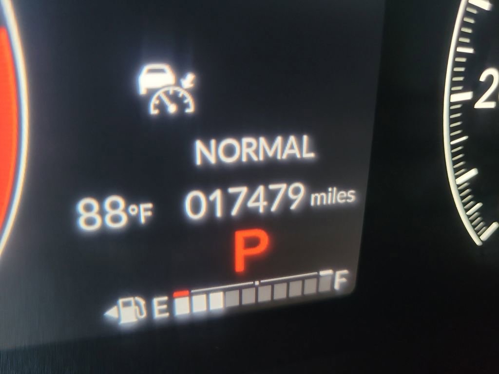 Used 2025 Honda Pilot TrailSport image 30