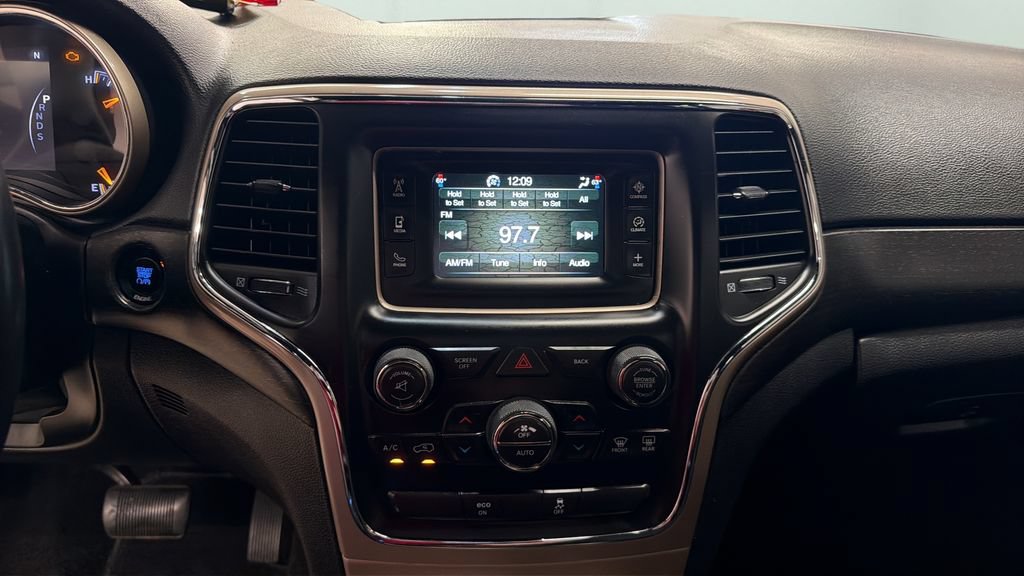 Used 2015 Jeep Grand Cherokee Laredo AWD/4WD image 11