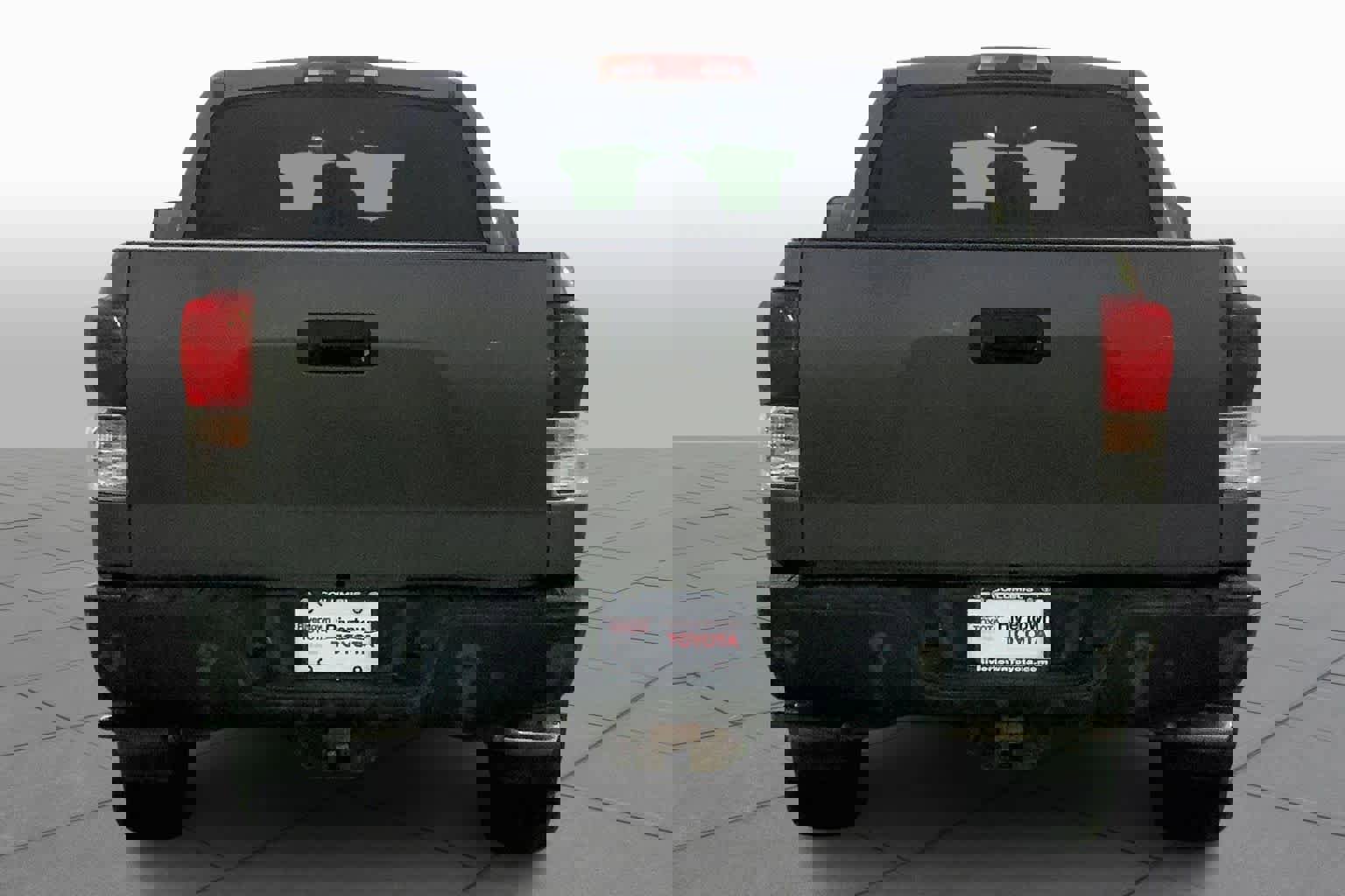 Used 2013 Toyota Tundra 4x4 CrewMax image 4