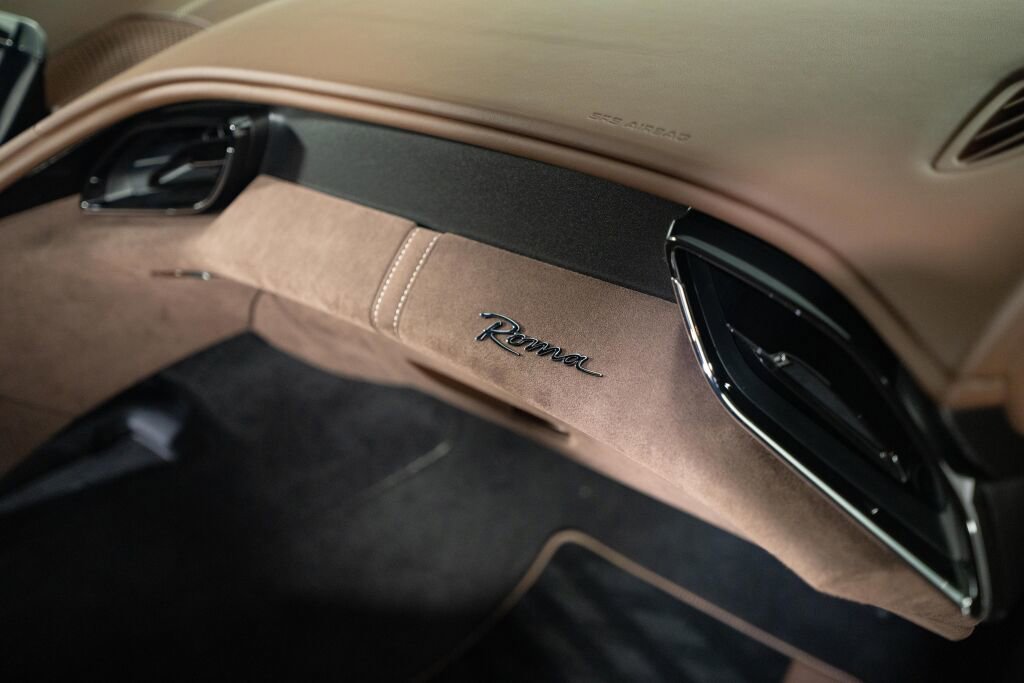 Used 2024 Ferrari Roma image 37