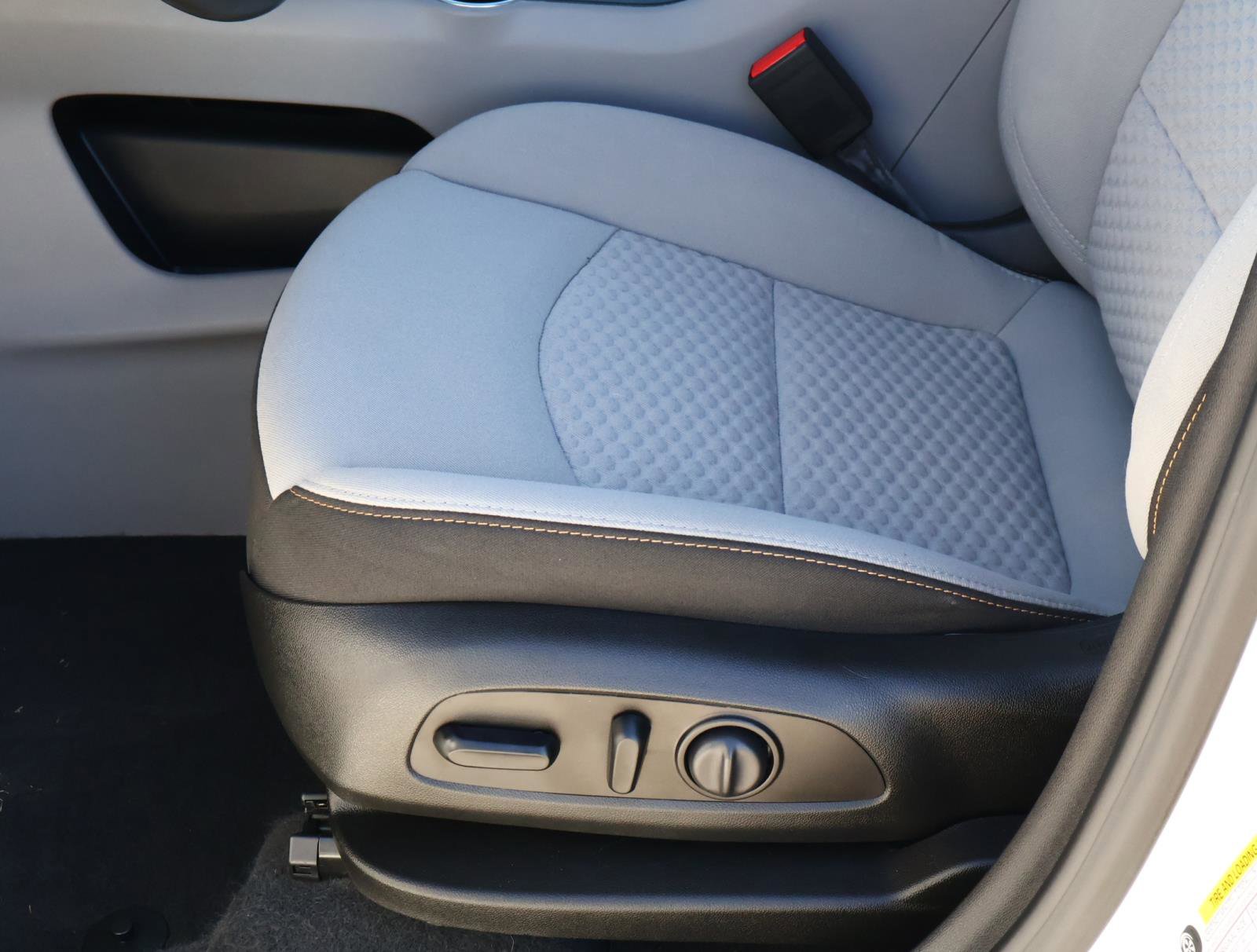 Used 2021 GMC Terrain SLE w/ Driver Convenience Package image 13