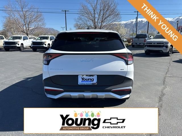 Used 2025 Kia Sportage LX image 6